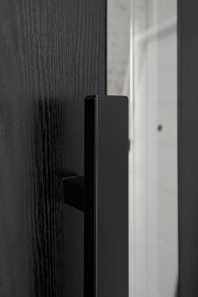 Вхідні двері з терморозривом Carat 960 ліві (Termix) ABWEHR (536) Lampre Black Wood + вулична плівка біла 536 Carat фото